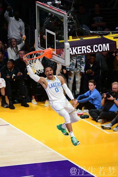 威少摘板妙传 小乔丹扣篮炸裂 威少摘板妙传 小乔丹扣篮炸裂